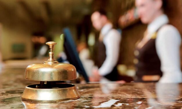 Τουρισμός: Αύξηση τζίρου 22,8% στα καταλύματα και στην εστίαση τον Απρίλιο