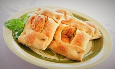 Αυτή η τυρόπιτα σε στέλνει… Κίμωλο!