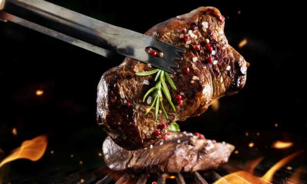 Στον Κρητικό στην Κάντζα είναι κάθε μέρα Τσικνοπέμπτη!