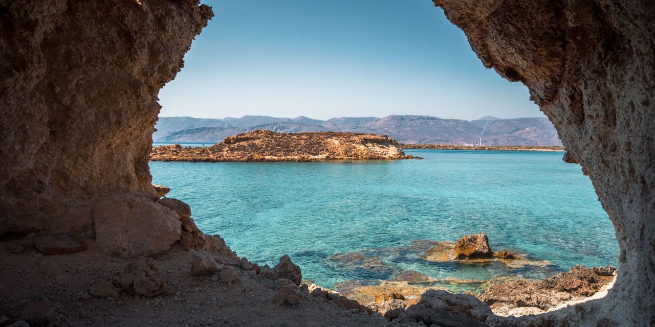 Οι New York Times επαινούν το άνοιγμα του τουρισμού και τις ομορφιές της Ελλάδας