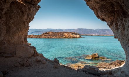 Οι New York Times επαινούν το άνοιγμα του τουρισμού και τις ομορφιές της Ελλάδας