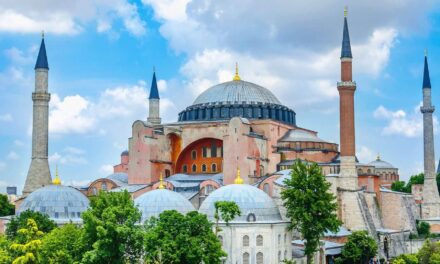 Αγία Σοφία, μουσείο ή τζαμί; Το Ανώτατο Δικαστήριο πετάει το μπαλάκι στον Ερντογάν