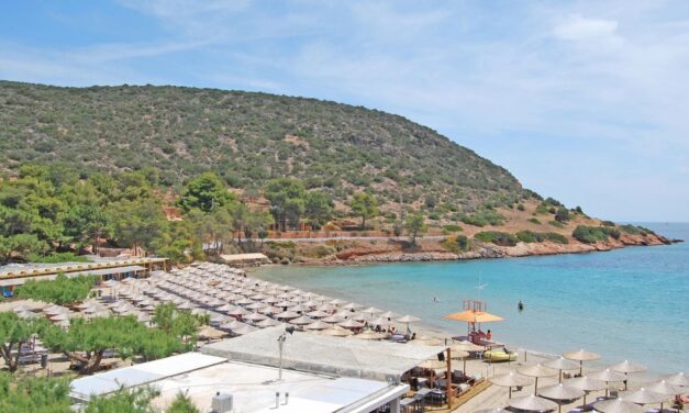 Εσείς γνωρίζατε ότι αυτές οι 19 παραλίες της Αττικής έλαβαν γαλάζια σημαία;