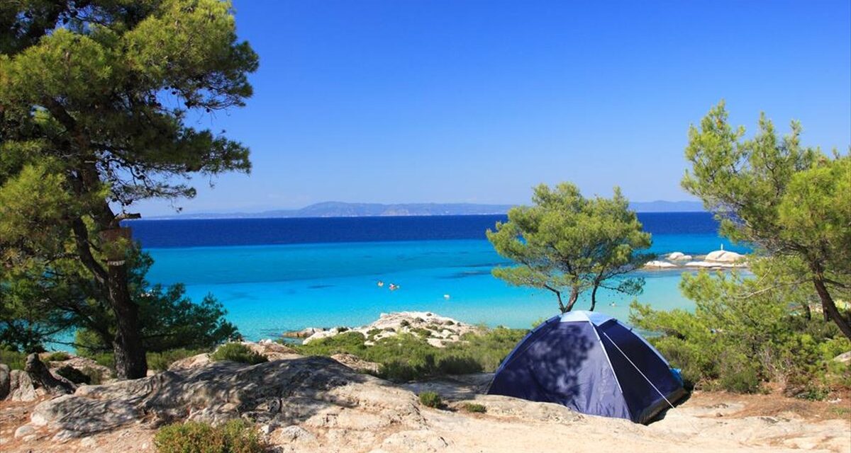 Ελεύθερο κάμπινγκ στην εποχή του κορωνοϊού: “Τέλος ανοχής” λένε οι Δήμοι