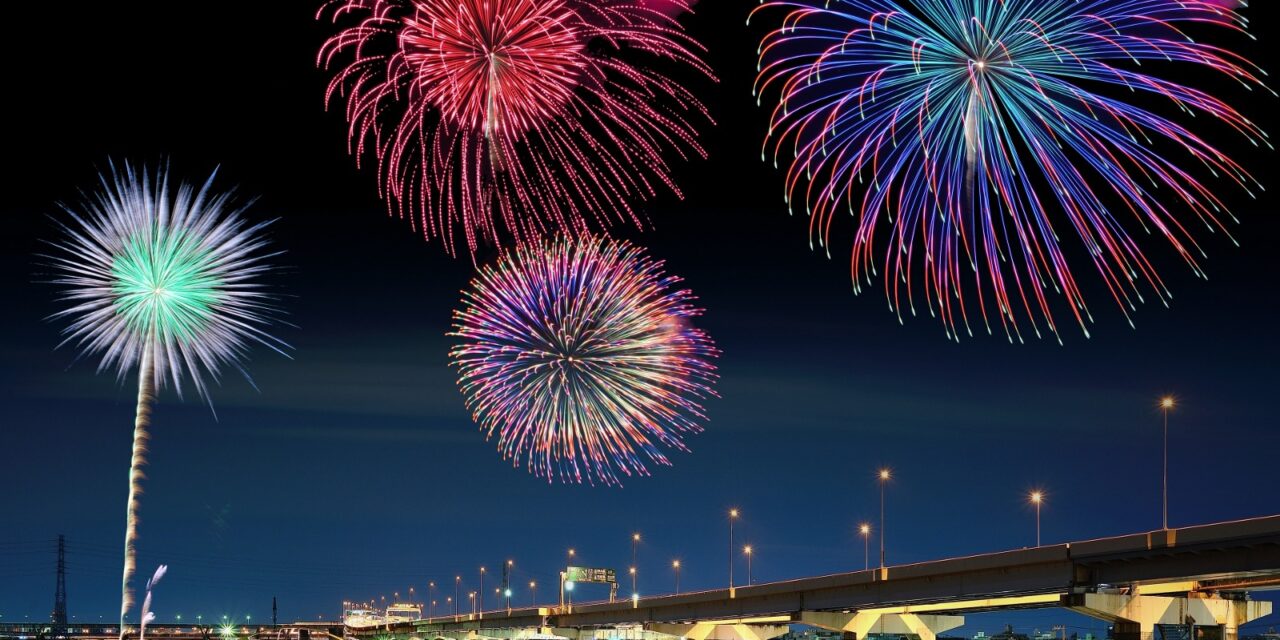 Στην Ιαπωνία ξορκίζουν τον κορωνοϊό με πυροτεχνήματα (video)