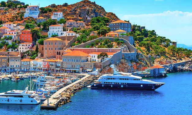 Το ελληνικό νησί προτείνει η Daily Mail για το καλοκαίρι – Το ίδιο όμορφο με τη Σαντορίνη