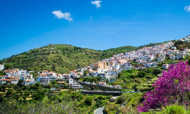 Κέα: Στην κορυφή της λίστας με τα ελληνικά «κρυμμένα» νησιά για πεζοπορία και καταδύσεις