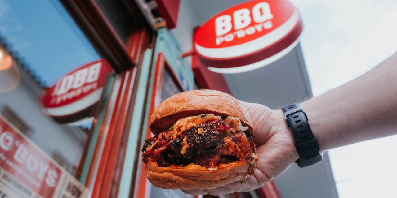 Po’ Boys: Ο ναός του BBQ στου Ψυρρή έρχεται και στο σπίτι σας!