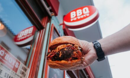 Po’ Boys: Ο ναός του BBQ στου Ψυρρή έρχεται και στο σπίτι σας!