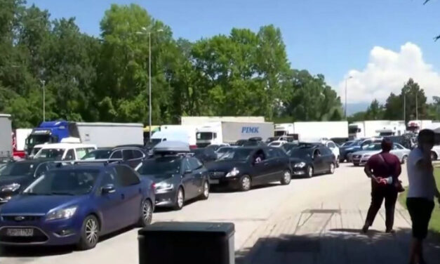 Οδικός τουρισμός: Αυξάνεται μέρα με τη μέρα η διέλευση τουριστών – Συνεχίζονται οι “ουρές” στον Προμαχώνα