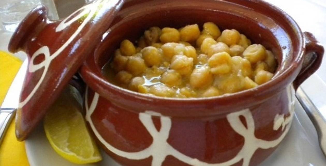 Πεντανόστιμη, παραδοσιακή ρεβυθάδα με άρωμα… Σίφνου