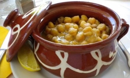 Πεντανόστιμη, παραδοσιακή ρεβυθάδα με άρωμα… Σίφνου