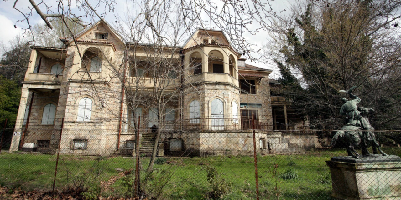 Τατόι: Βρέθηκαν τέσσερις «ξεχασμένες» βασιλικές άμαξες