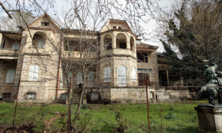 Τατόι: Βρέθηκαν τέσσερις «ξεχασμένες» βασιλικές άμαξες