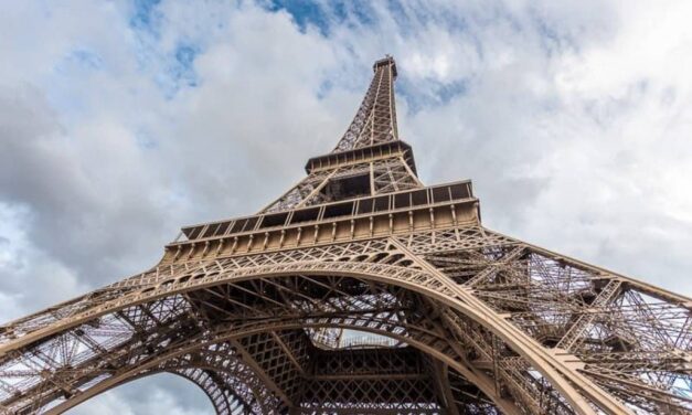 Ανοίγει και πάλι ο πύργος του Άιφελ