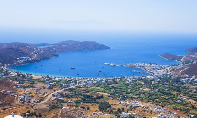 Σκύρος και Σέριφος κέρδισαν το στοίχημα του τουρισμού χάρη στους Έλληνες επισκέπτες