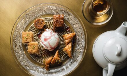 Ζουμπουρλού: Αυτή η Κωνσταντινουπολίτισσα φτιάχνει τα καλύτερα γλυκά της πόλης!