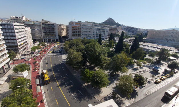 Μεγάλος περίπατος: «Μεταμόρφωθηκε» το Σύνταγμα – Περισσότερος χώρος και πράσινο