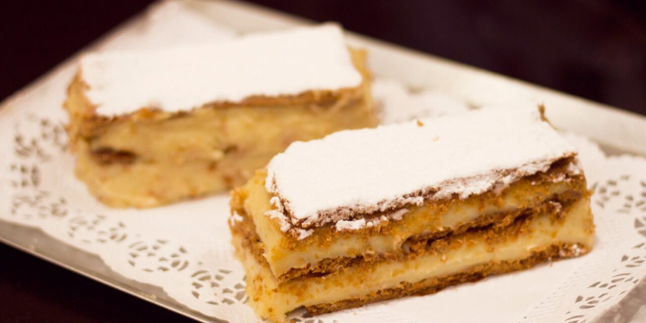 Μικέ: Ένα ζαχαροπλαστείο-θρύλος στην Πλατεία Μαβίλη