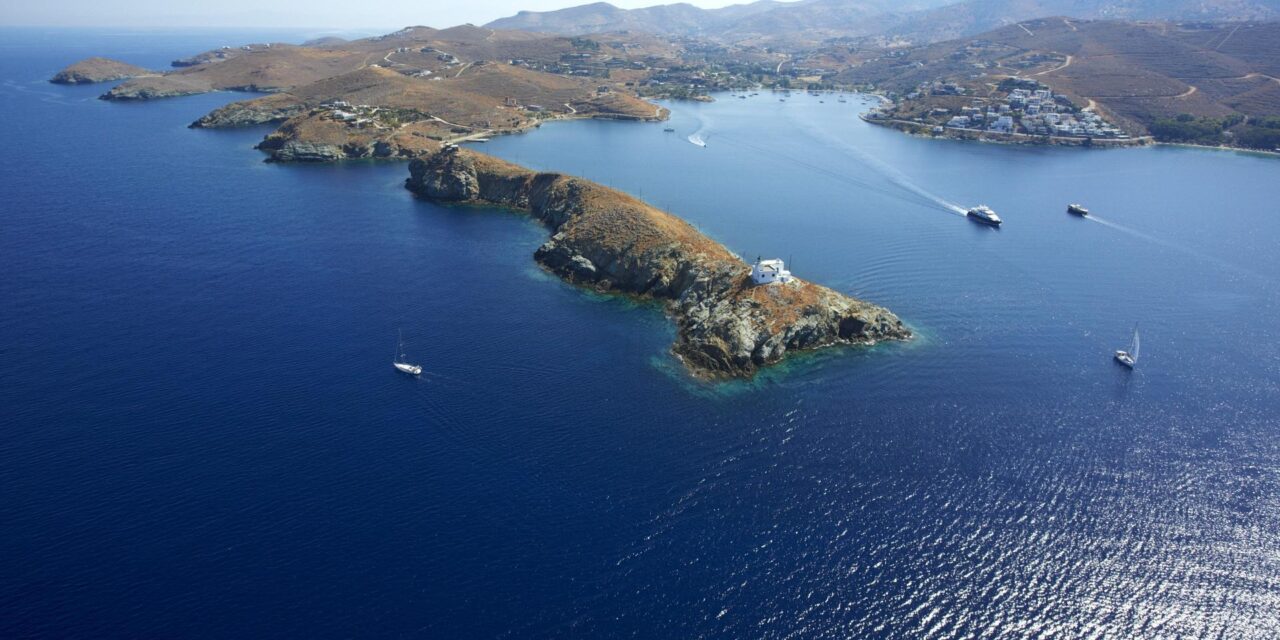 Τζιά: Ένας πανέμορφος όρμος και ένα θρυλικό κατόρθωμα