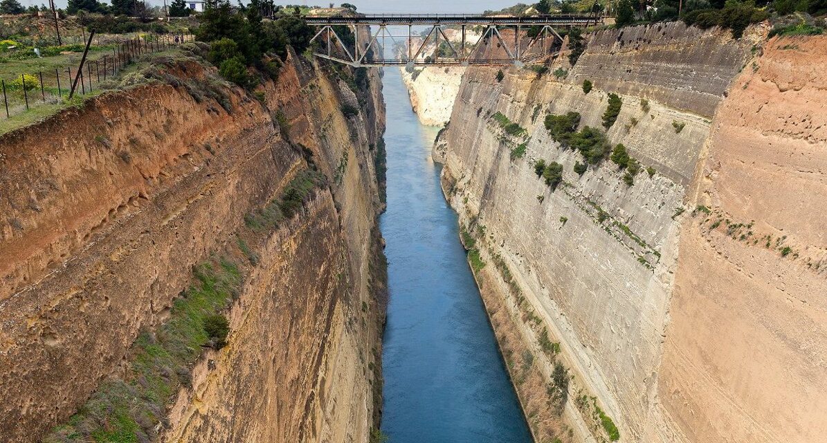 Ο διάπλους του Ισθμού της Κορίνθου – Μία απόλυτα ρεαλιστική εμπειρία (video)