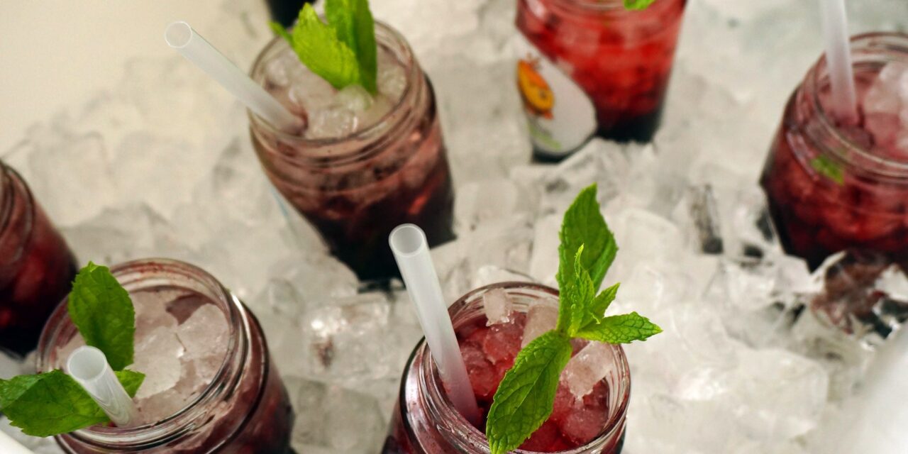 Φτιάξτε μοναδικά κοκτέιλ σε κανάτα και πιείτε τα με την παρέα σας