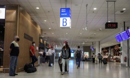 Οι αεροπορικές εταιρίες ελπίζουν σε τεστ Covid που δίνουν αποτελέσματα μέσα σε λίγα λεπτά