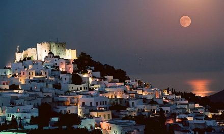 Τα Ελληνικά νησιά στους 4 κορυφαίους προορισμούς του 2025 για διακοπές… αστροπαρατήρησης