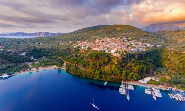 “Ξεχάστε τη Σαντορίνη…” – Ποια “κρυφά” ελληνικά νησιά προτείνει η Telegraph;