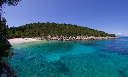 Η Ελλάδα μεταξύ των πρωταθλητών της Ευρώπης στα καθαρά νερά κολύμβησης