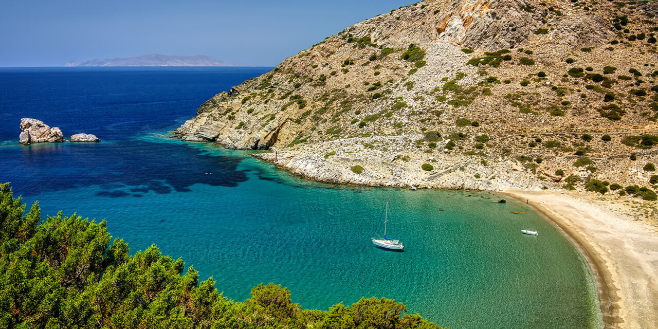 CNBC: Αυτό το ελληνικό νησί προτείνει για… «ψαγμένες» διακοπές