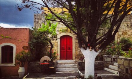 Αρόλιθος: Εκεί που η χαλάρωση συναντά… την παράδοση