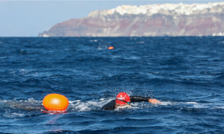 Santorini Experience: Κολύμβηση στα μαγευτικά νερά του Αιγαίου