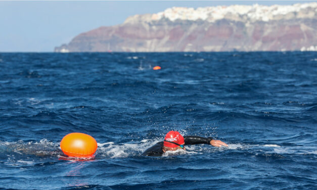 Santorini Experience: Κολύμβηση στα μαγευτικά νερά του Αιγαίου
