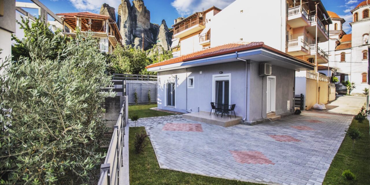 Areti Thomas Villas: Αξέχαστη εμπειρία διαμονής κάτω από τη σκιά των ιερών βράχων