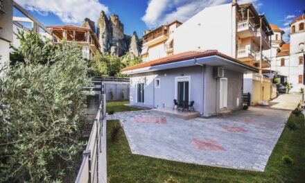 Areti Thomas Villas: Αξέχαστη εμπειρία διαμονής κάτω από τη σκιά των ιερών βράχων