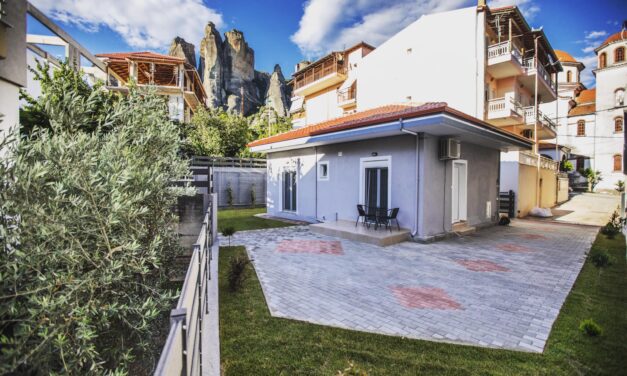 Areti Thomas Villas: Αξέχαστη εμπειρία διαμονής κάτω από τη σκιά των ιερών βράχων