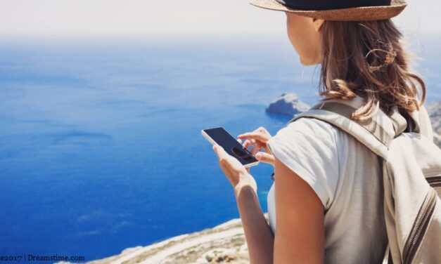 Santorini Video Guide: Ο ταξιδιωτικός οδηγός της Amazon που εντυπωσιάζει τους ταξιδιώτες