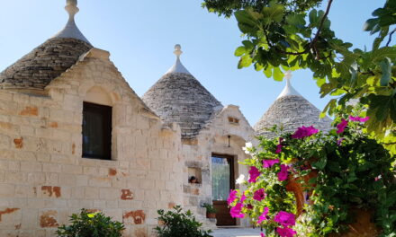 Ιταλία: Τα μικροσκοπικά trulli διαθέσιμα μέσω Airbnb για όσους αναζητούν παραμυθένια διαμονή