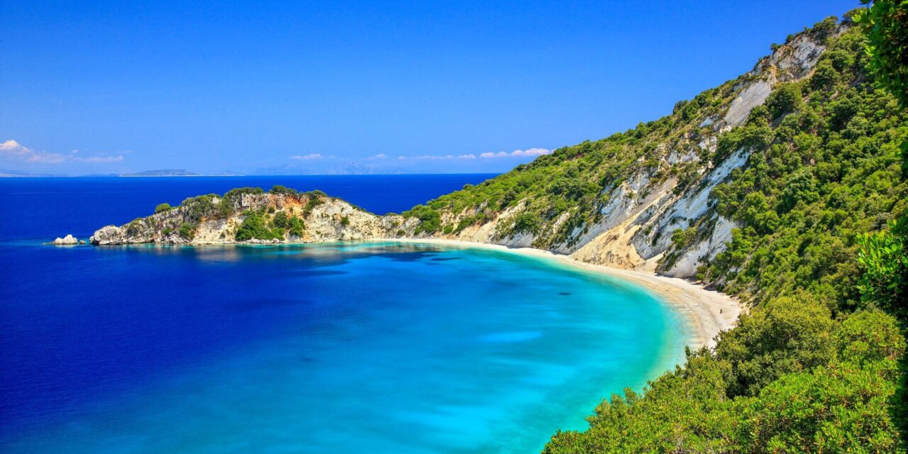 Ιθάκη: Κολυμπώντας στο καταγάλανο Γιδάκι