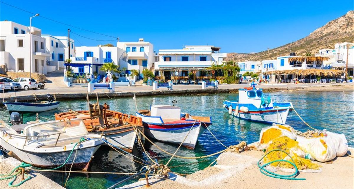 Αυτά τα ελληνικά νησιά αποθεώνει η Daily Telegraph