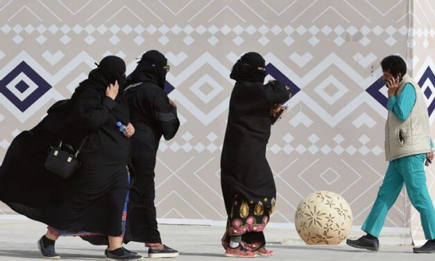 Δέκα χώρες με αυστηρούς νόμους για τους ταξιδιώτες