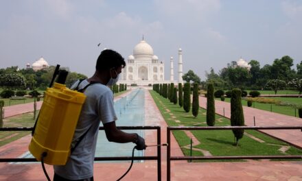 Ινδία: Το Ταζ Μαχάλ άνοιξε ξανά τις πύλες του παρά τα συνεχή κρούσματα κορωνοϊού