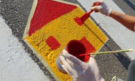 Γρεβενά: Πολύχρωμες πινελιές μπήκαν σε διαβάσεις πεζών έξω από σχολεία