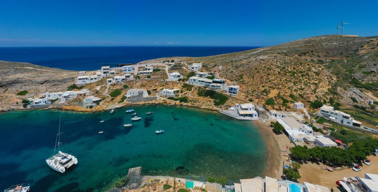 Χερρόνησος: Ο μυστικός παράδεισος της Σίφνου (video)