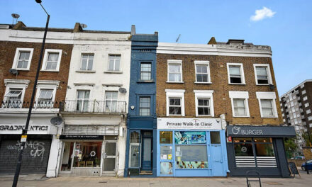 Αυτό είναι το στενότερο σπίτι στο Λονδίνο – Πωλείται για ένα εκατομμύριο λίρες