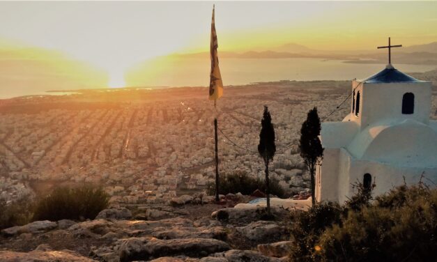 Βόλτα στον Υμηττό: Το άγνωστο εκκλησάκι με τη μαγευτική θέα