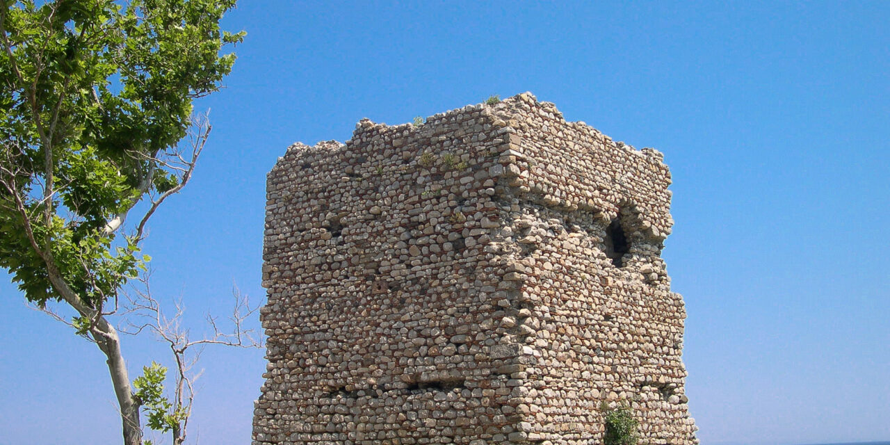 Σαμοθράκη: Κινδυνεύει ο πύργος του Φονιά – Επείγουσες εργασίες αποκατάστασης ανακοίνωσε η υπ. Πολιτισμού