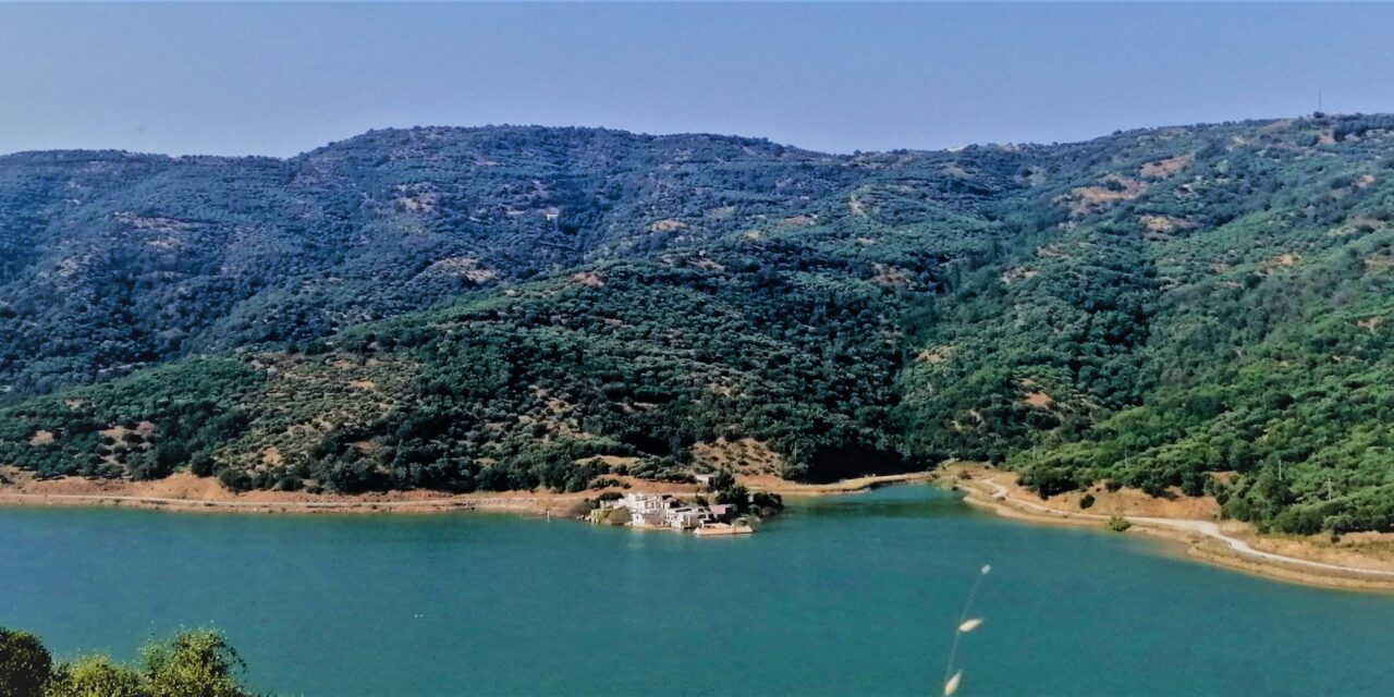 Σφενδύλι: Ένα μισοβυθισμένο χωριό ή αλλιώς… η “Ατλαντίδα” της Κρήτης