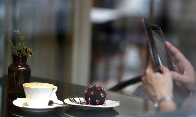 Πράγα: Ζαχαροπλαστείο δημιούργησε ένα ευφάνταστο γλυκό σε σχήμα κορωνοϊού!